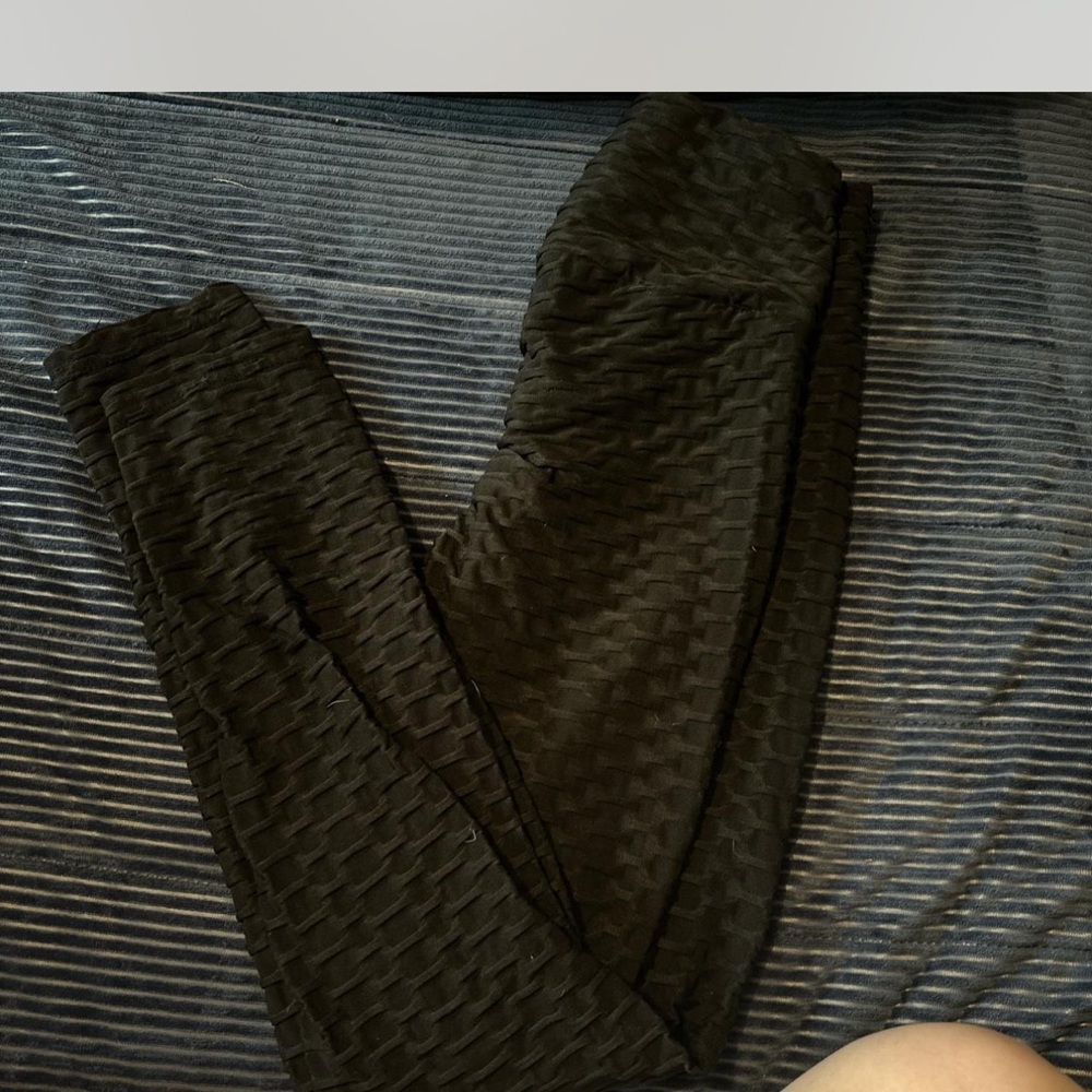 Amazon Black Textured Leggings